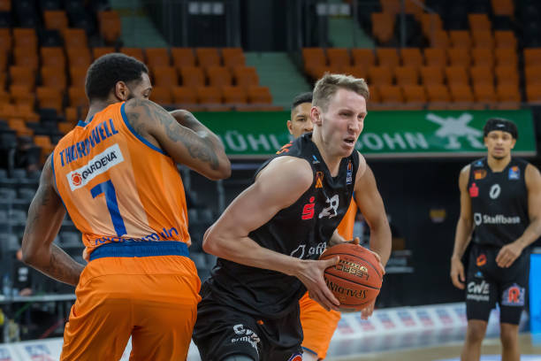 他都能保持 他都能保持