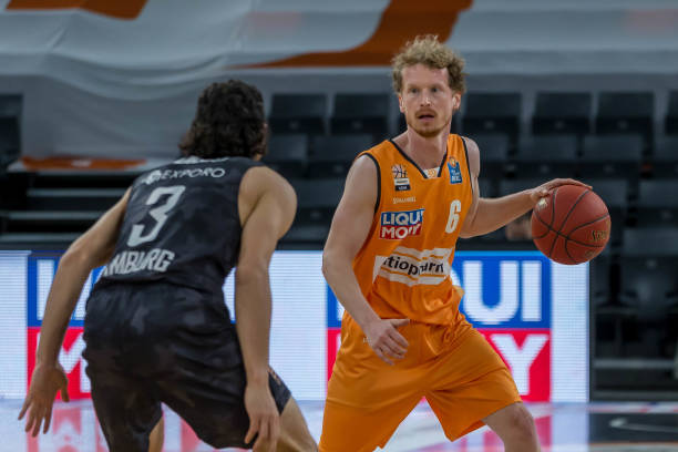 的双重考验 的双重考验