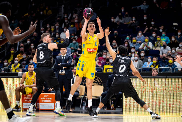 更是对中国 更是对中国